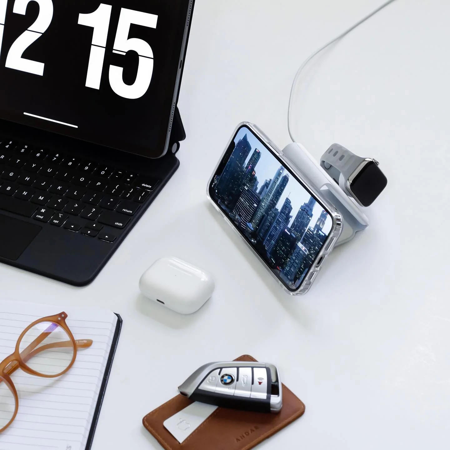 ZEERA MegFold: World's Most Portable 3-in-1 Foldable Travel MagSafe Wireless Charger for iPhone 15,Apple Watch & AirPods - Image 7