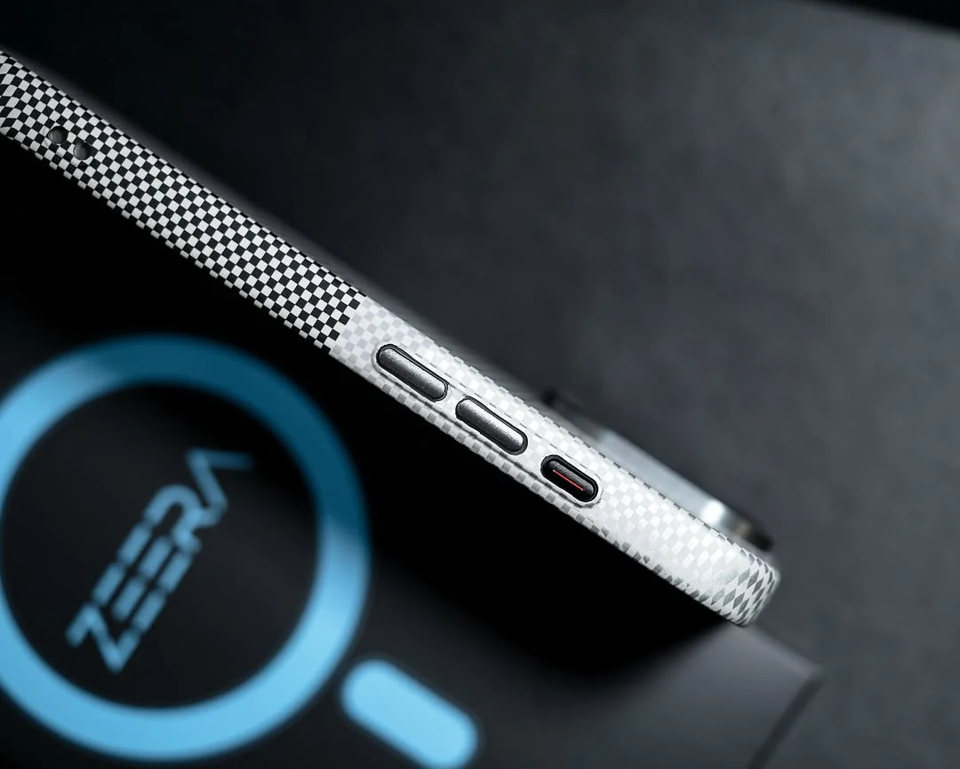 ZEERA MagPixel Pro: Premium MagSafe Case with a Striking Pixel Mountain Design - Image 7